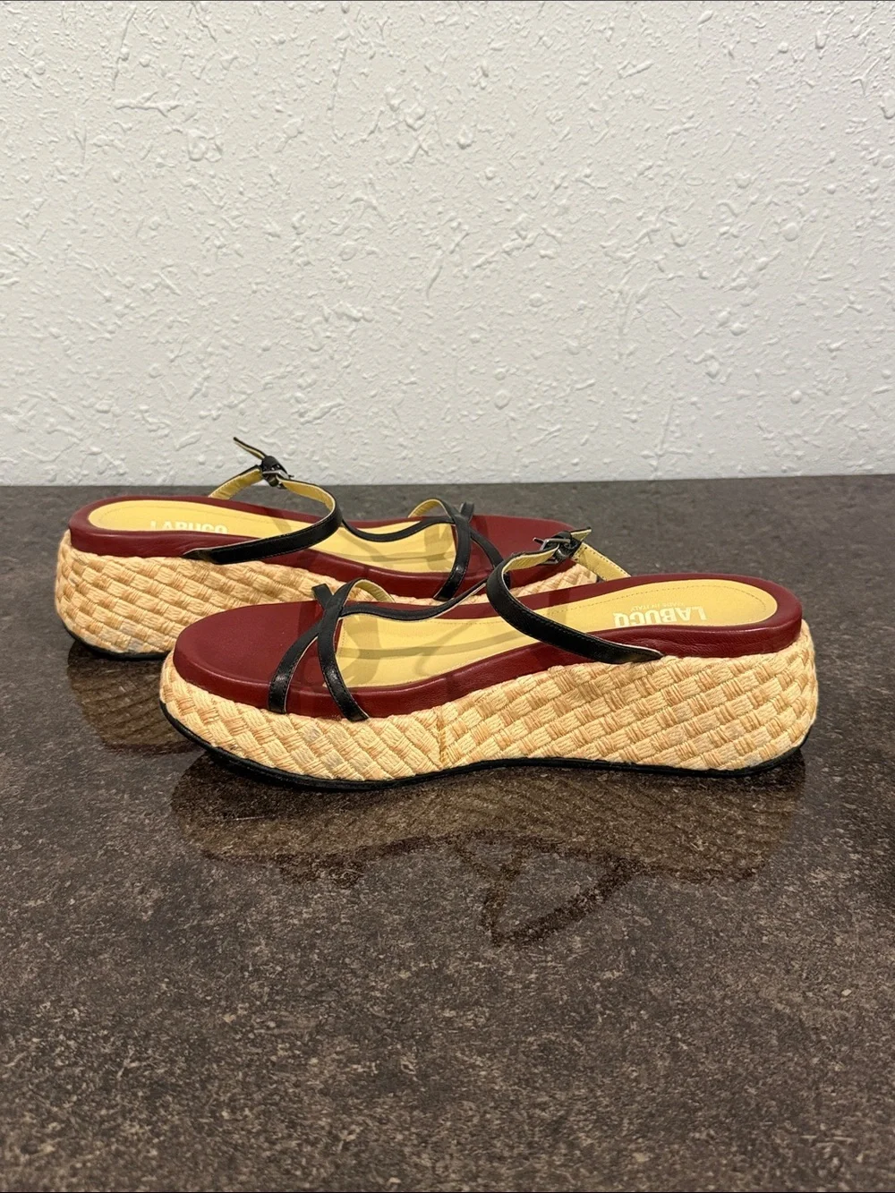 LABUCQ Leather T-Strap Sandals Size 39